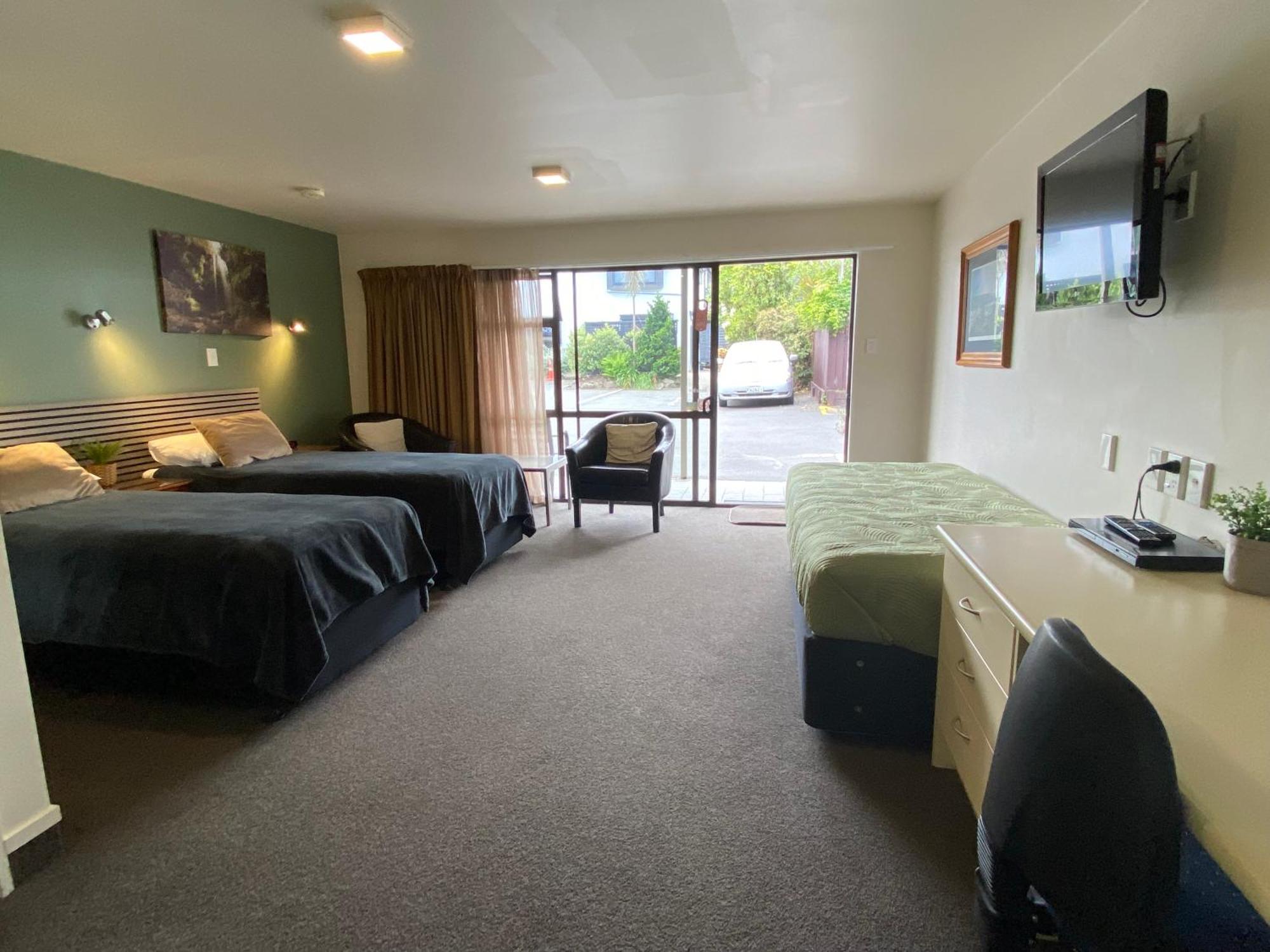 Commodore Motel Dunedin Buitenkant foto