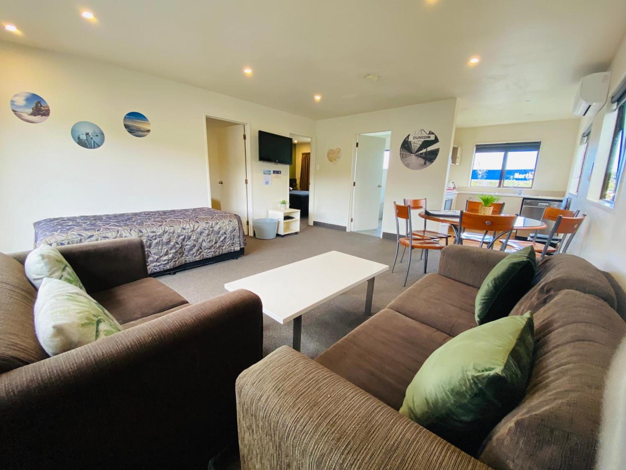 Commodore Motel Dunedin Buitenkant foto