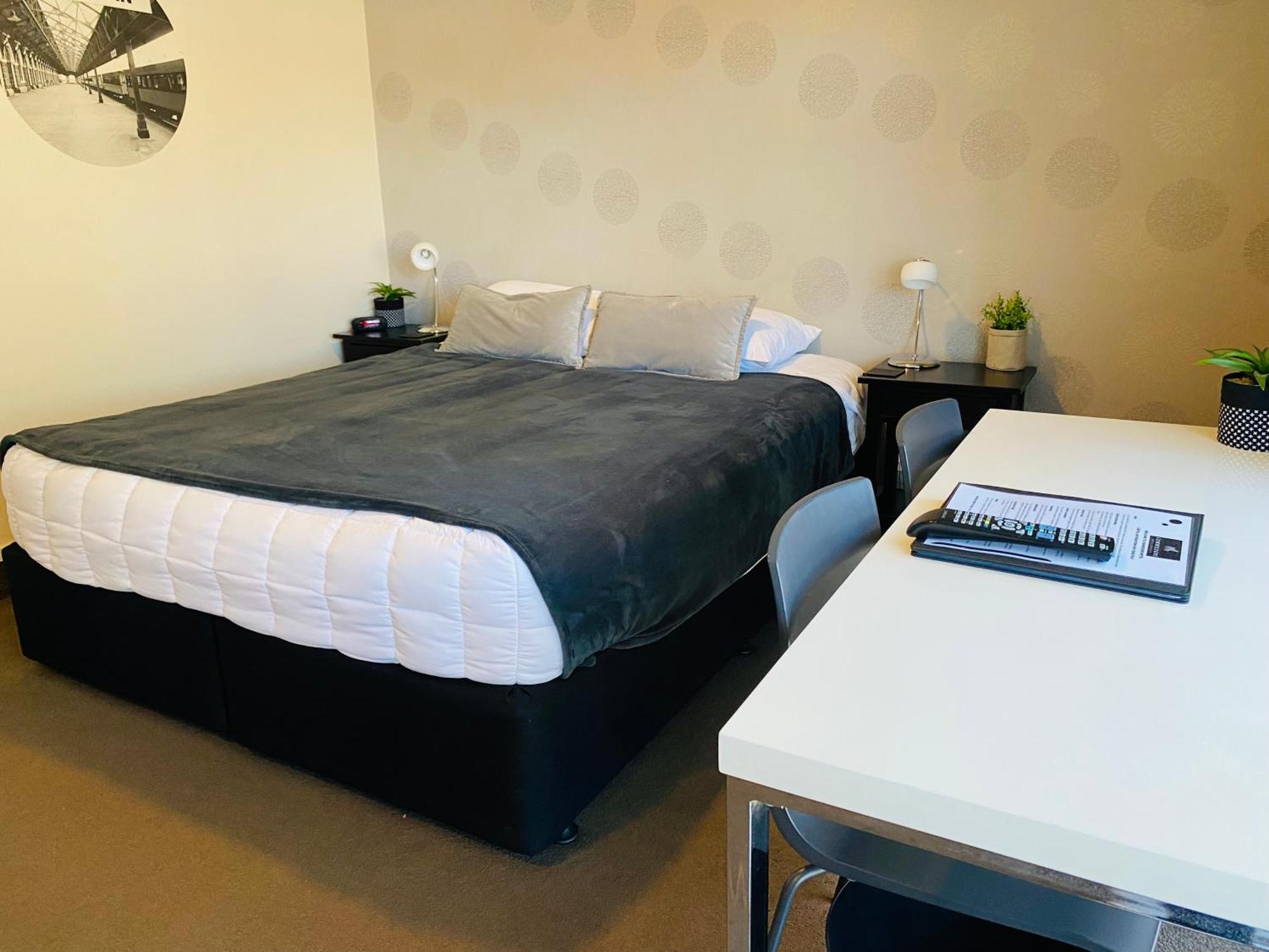 Commodore Motel Dunedin Buitenkant foto