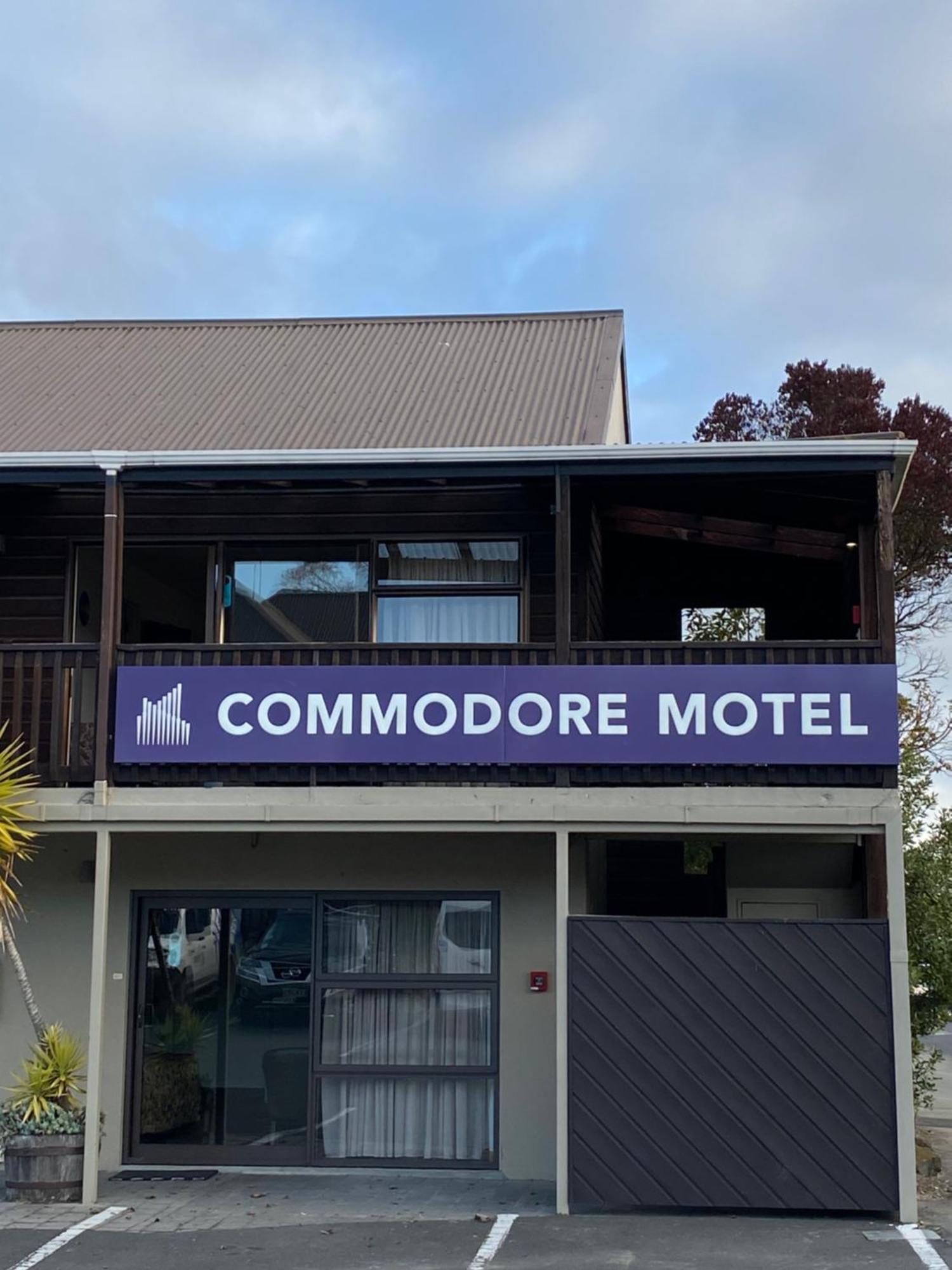 Commodore Motel Dunedin Buitenkant foto