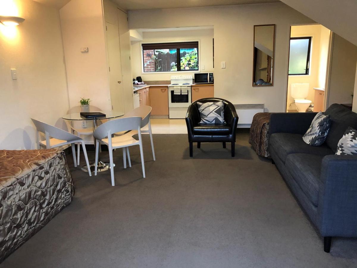 Commodore Motel Dunedin Buitenkant foto